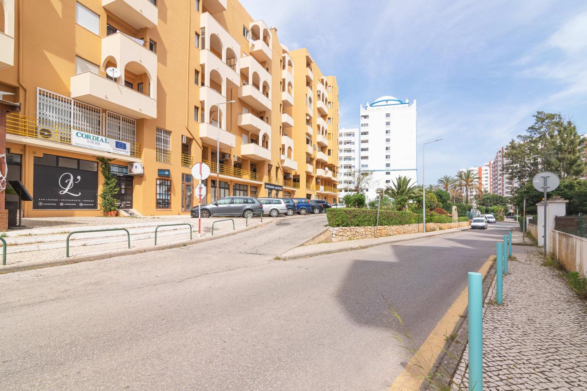 ポルティマンPatio Da Rocha - Silhueta Citadinaアパートメント エクステリア 写真